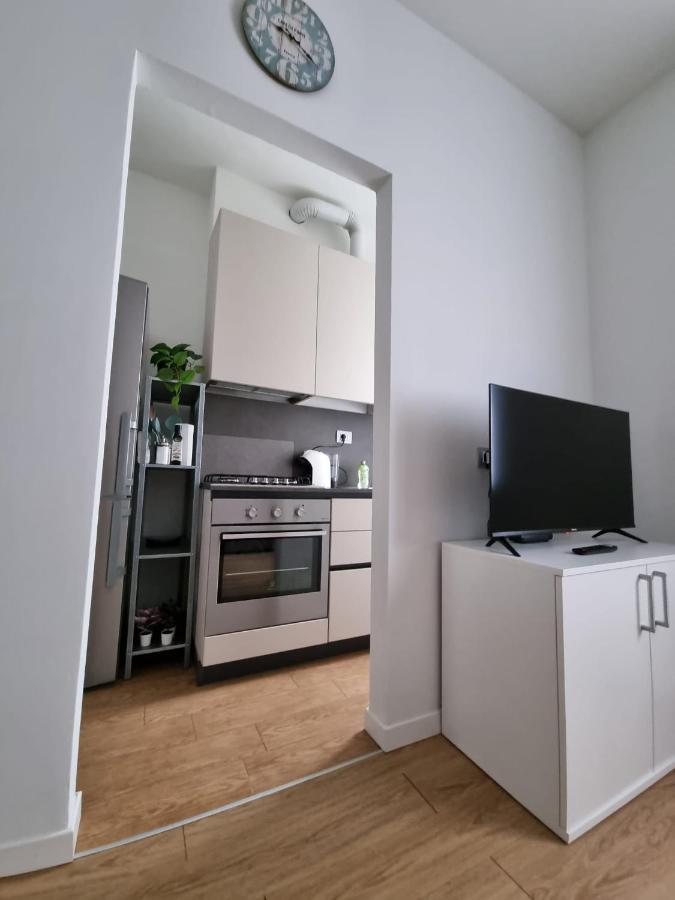 Appartamento Prampolini 12 - Affittica Milano Esterno foto